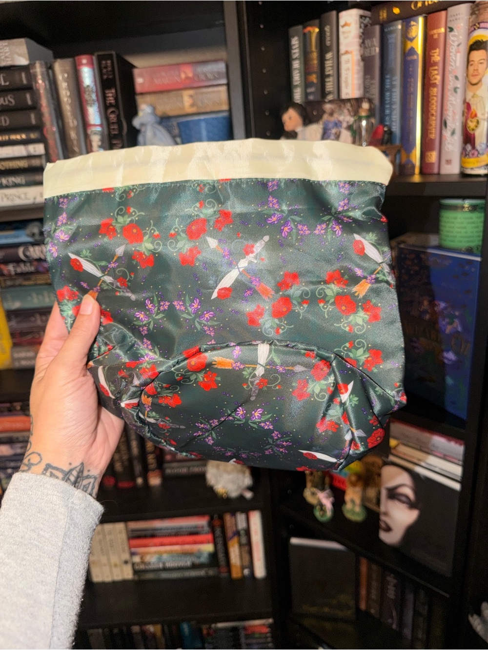 Drawstring Toiletry Bag Floral - Picture 5 of 7